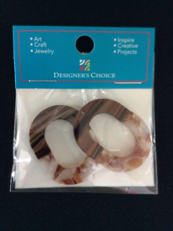 Resin Pendant Round Brown ( 28x38mm) 2pcs