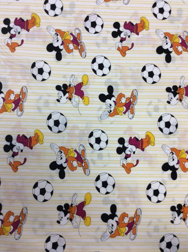 Mickey Soccer Lineas amarillas